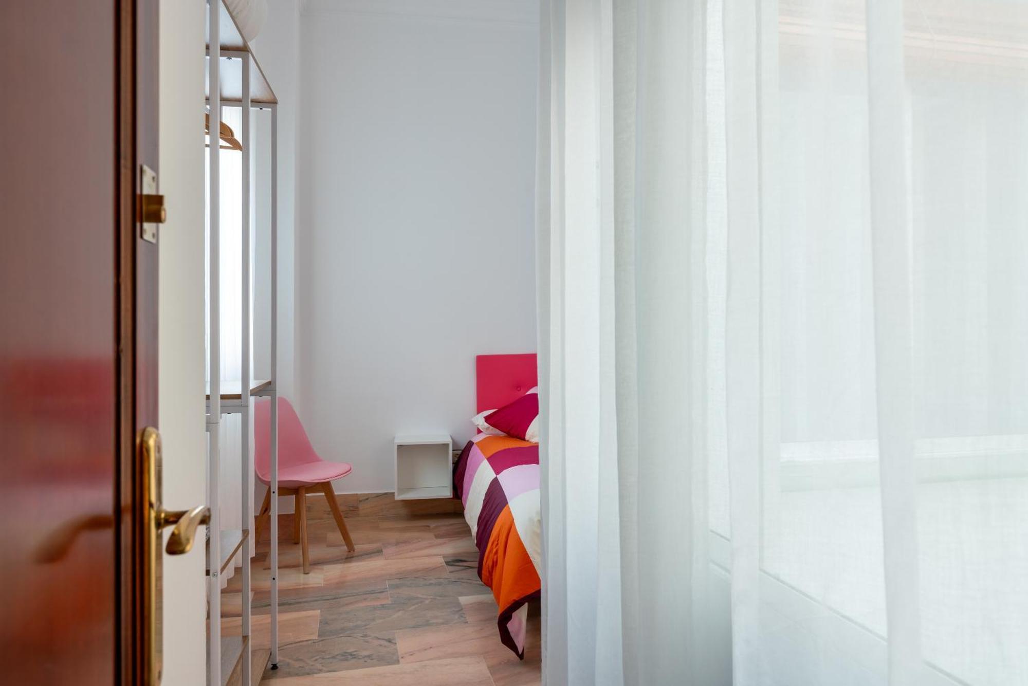Banana Gay House - Only Men Hotel Seville Exterior photo